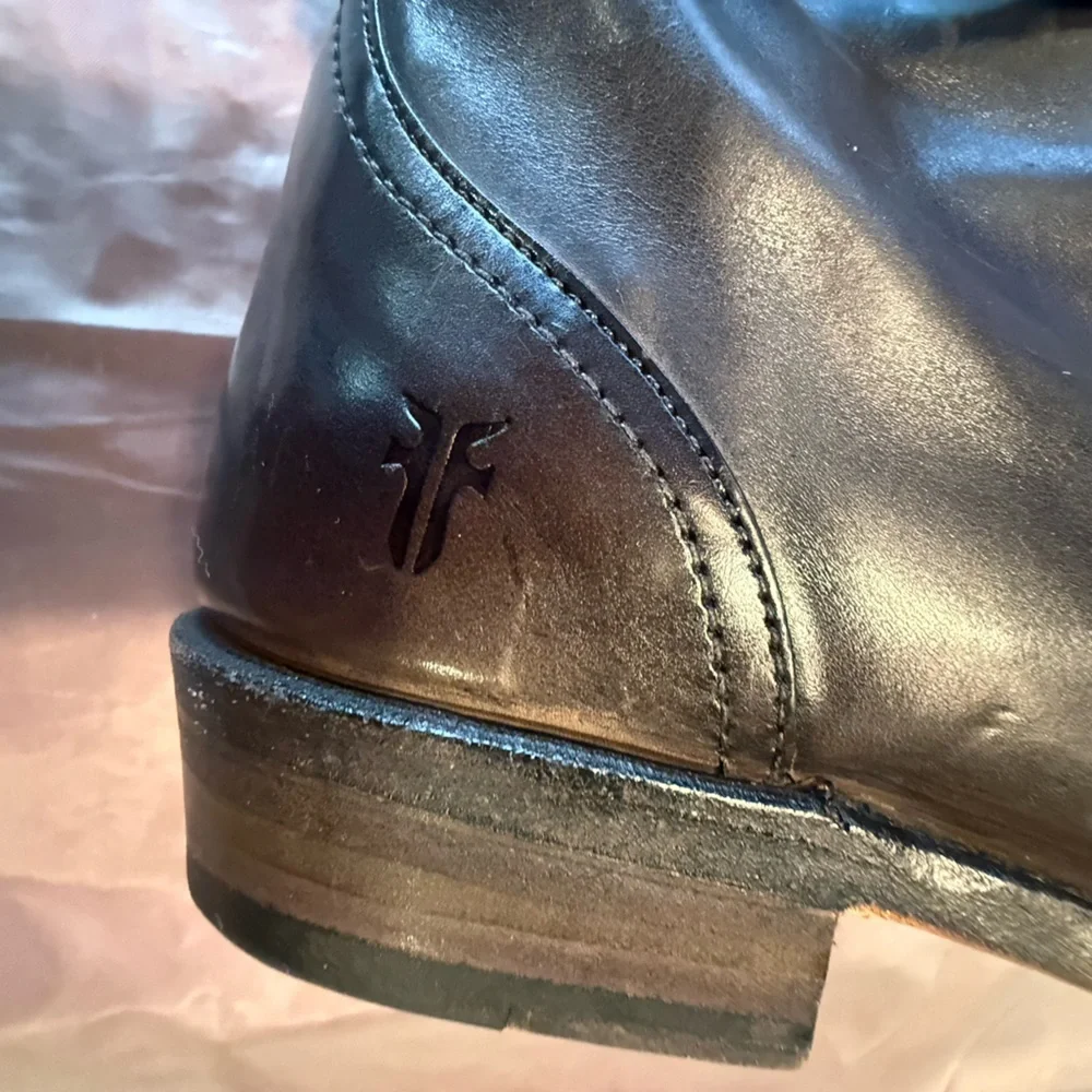 FRYE Dorado 77561 Brown Knee High Buckle Riding Boots Size 6.5 MSRP $598